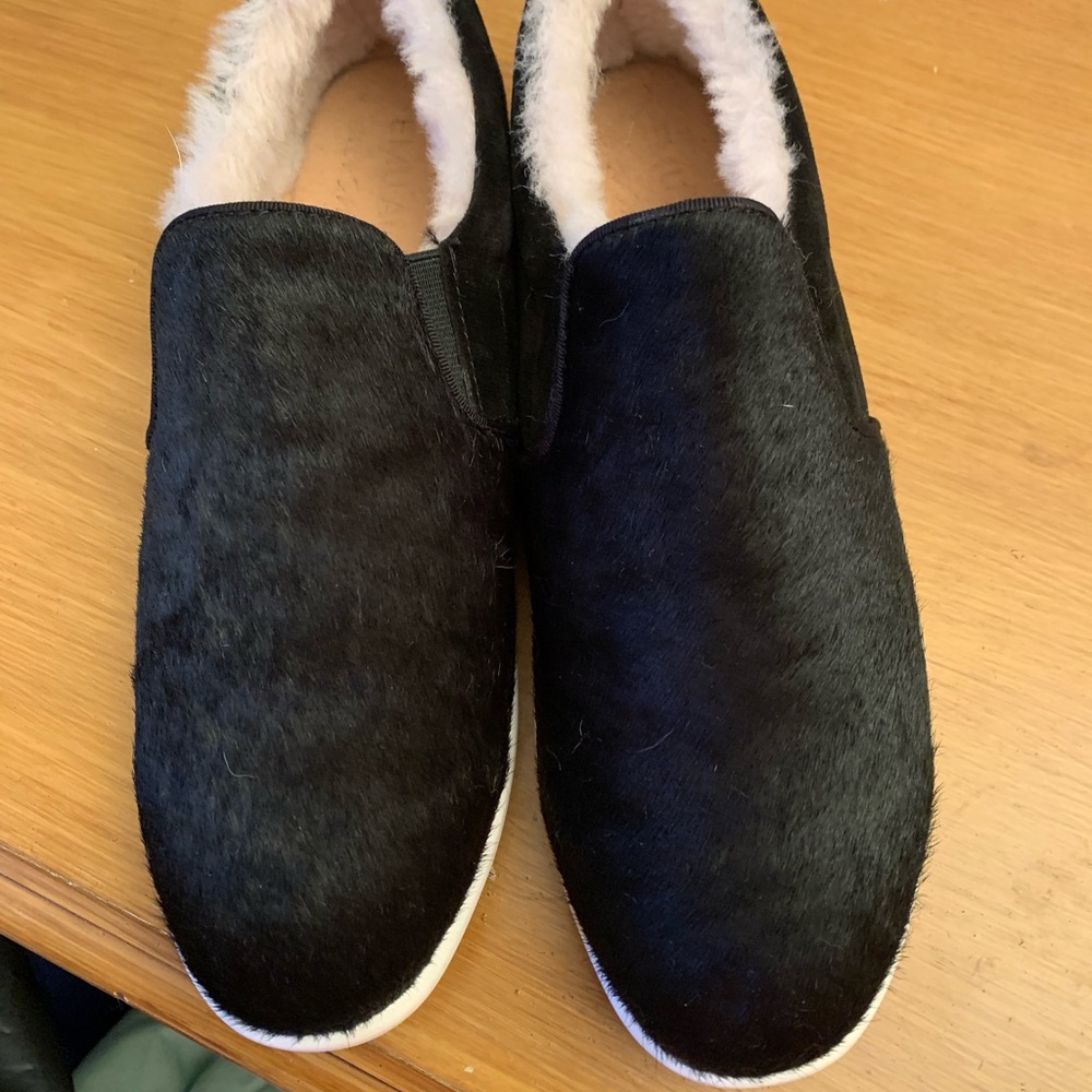 Black EMU Australia slip one